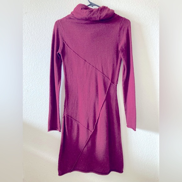 👑🐝 Deep red wine burgundy sweater dress with unique design by Athleta in XXS. - Picture 2 of 4